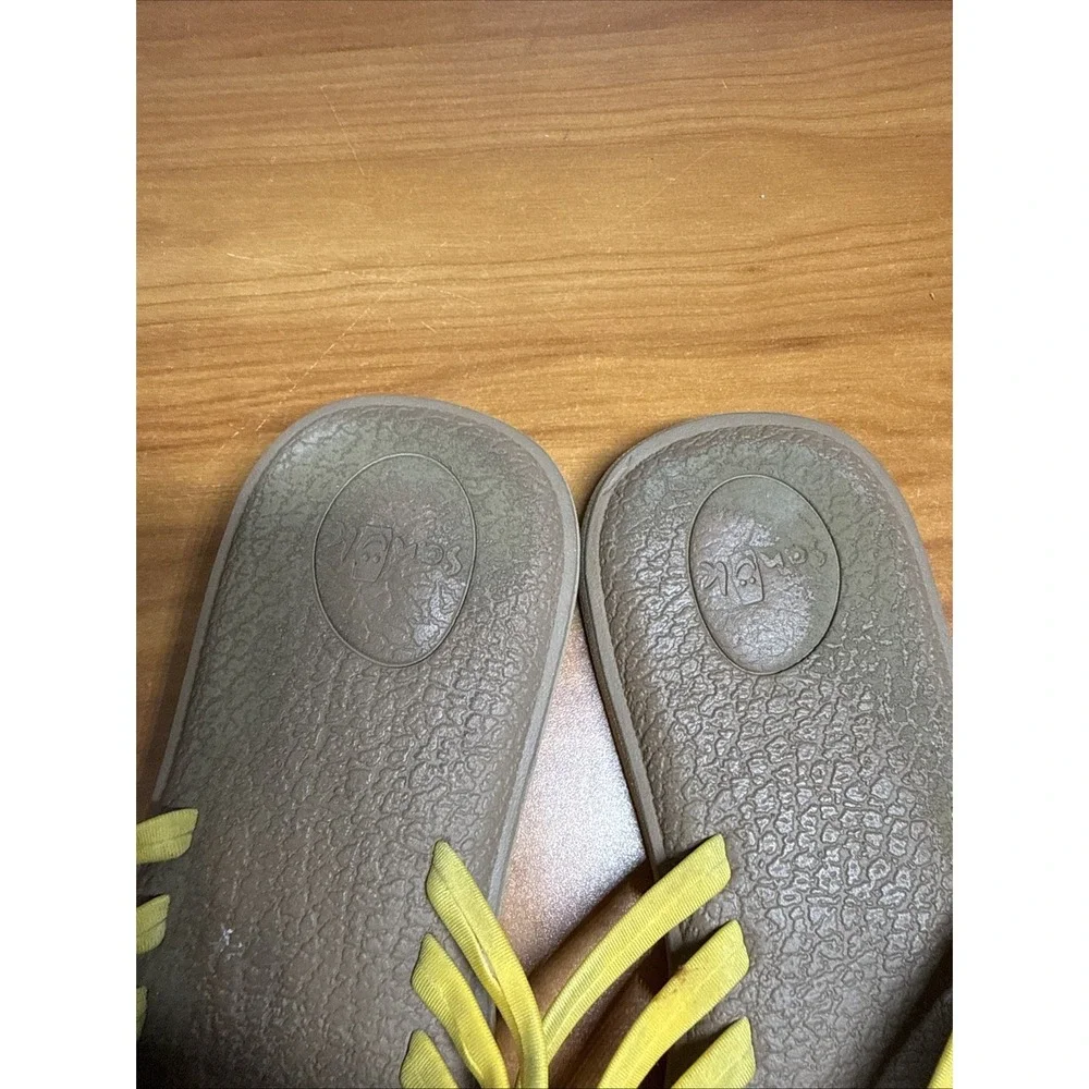 Sanuk Women's Yoga Salty Thong Sandals Yellow Size 9 Memory Foam Comfort
